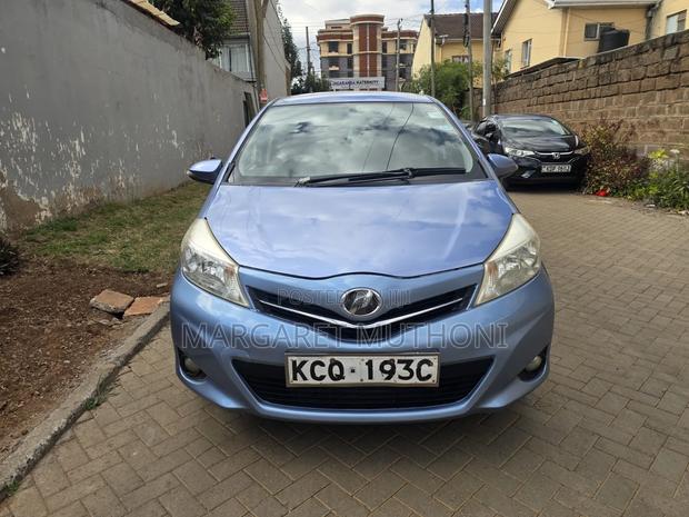 Toyota Vitz 2011 Blue