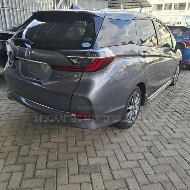 Honda Fit Shuttle 1.5 Hybrid 2WD 2019 Gray