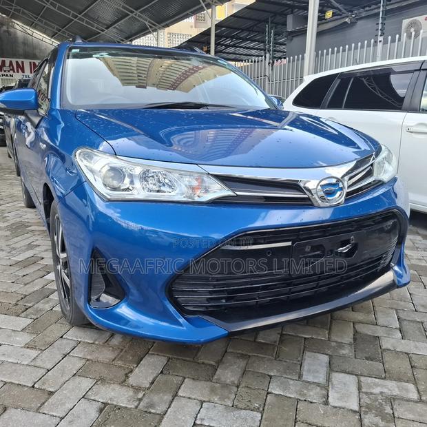 Toyota Corolla Fielder 1.5 Hybrid FWD 2019 Blue