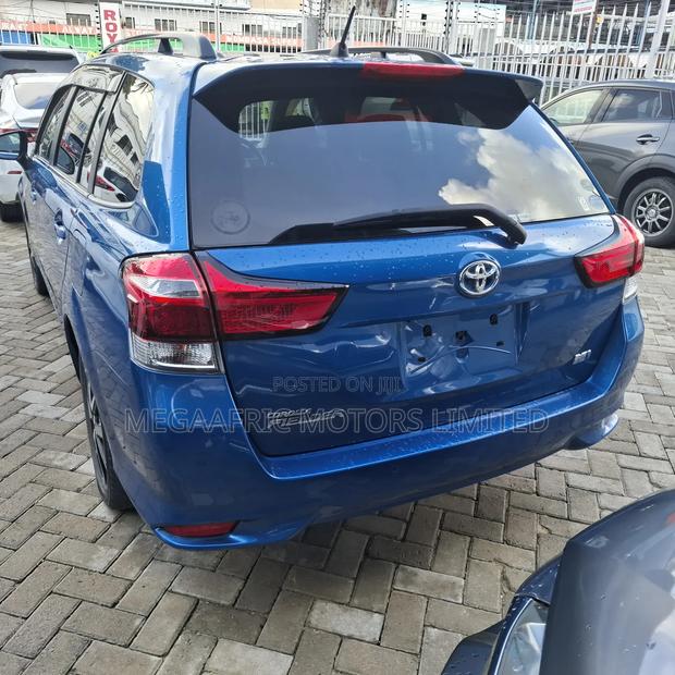 Toyota Corolla Fielder 1.5 Hybrid FWD 2019 Blue