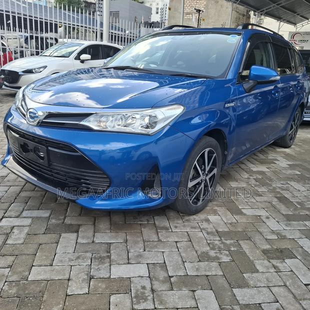 Toyota Corolla Fielder 1.5 Hybrid FWD 2019 Blue