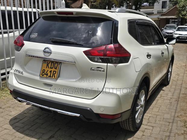 Nissan X-Trail 2017 White