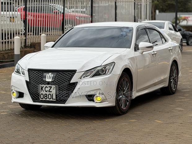 Toyota Crown 2013 White