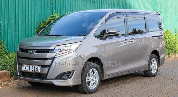 Toyota Noah 2017 Gray