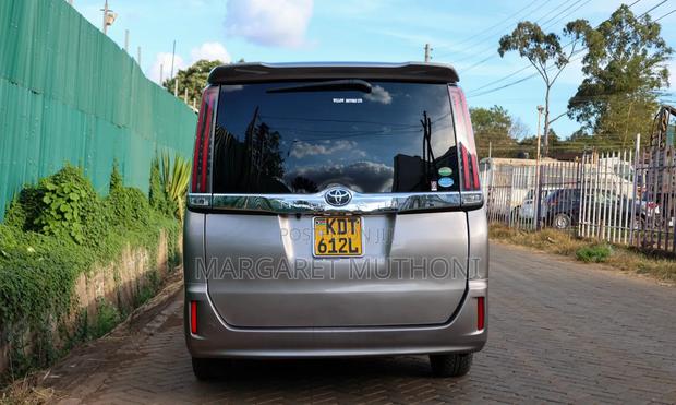 Toyota Noah 2017 Gray