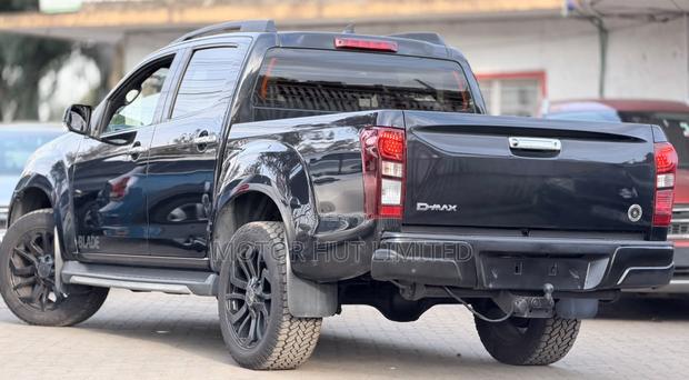 Isuzu D-MAX 2020 Black