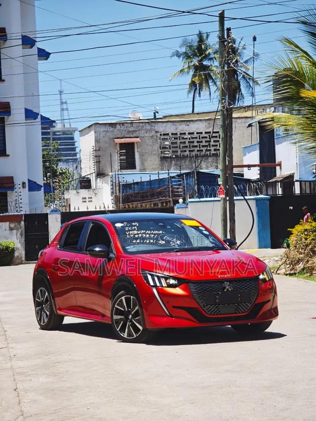 Peugeot 208 2020 Red
