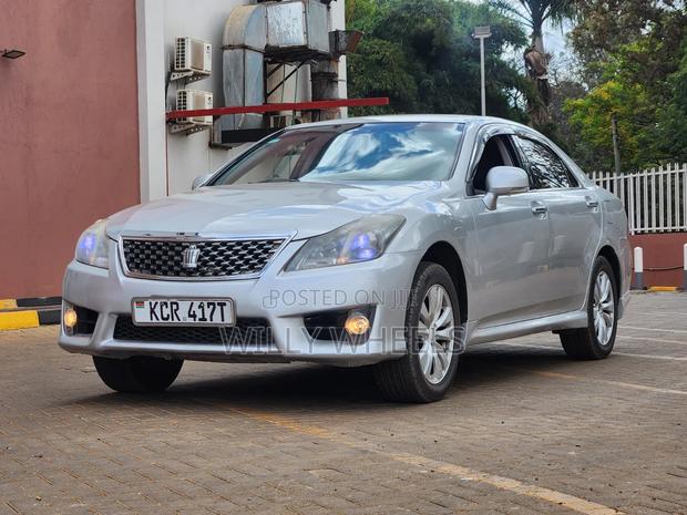 Toyota Crown 2011 Silver