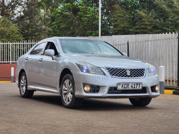 Toyota Crown 2011 Silver