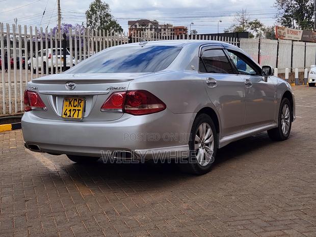 Toyota Crown 2011 Silver
