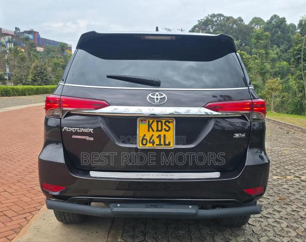 Toyota Fortuner 2.4 D AWD 2018 Black