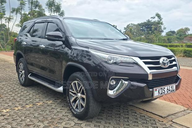 Toyota Fortuner 2.4 D AWD 2018 Black