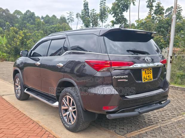 Toyota Fortuner 2.4 D AWD 2018 Black