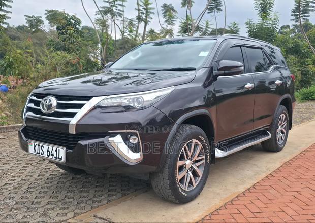 Toyota Fortuner 2.4 D AWD 2018 Black