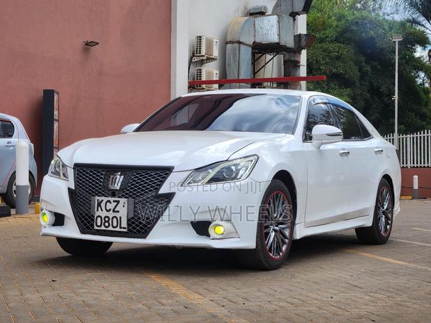 Toyota Crown 2013 White