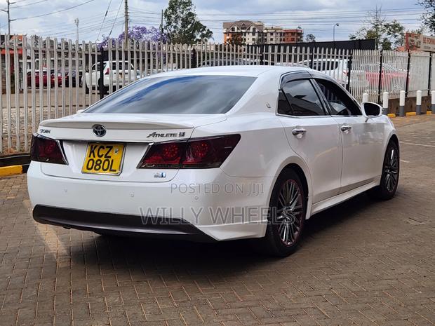 Toyota Crown 2013 White