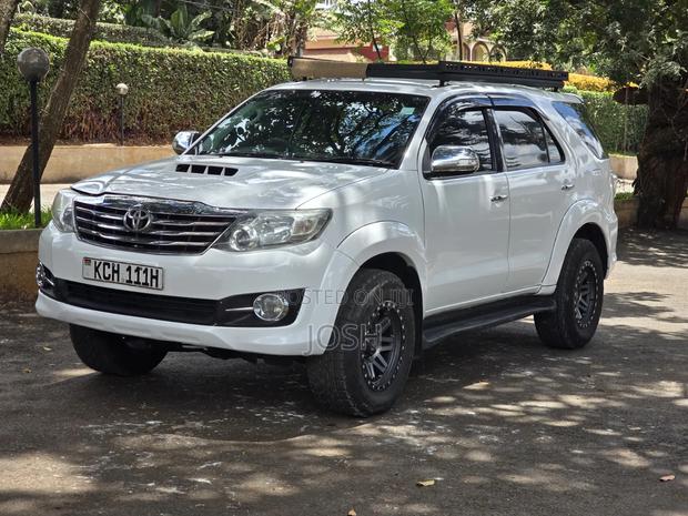 Toyota Fortuner 2015 White