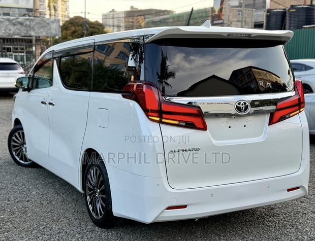 Toyota Alphard 2019 White