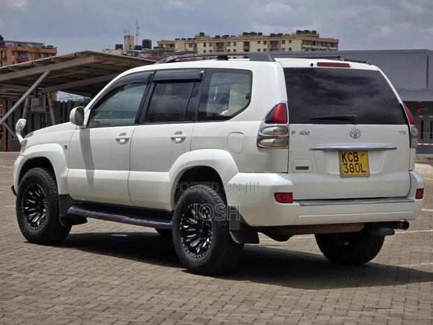 Toyota Land Cruiser Prado 2007 White