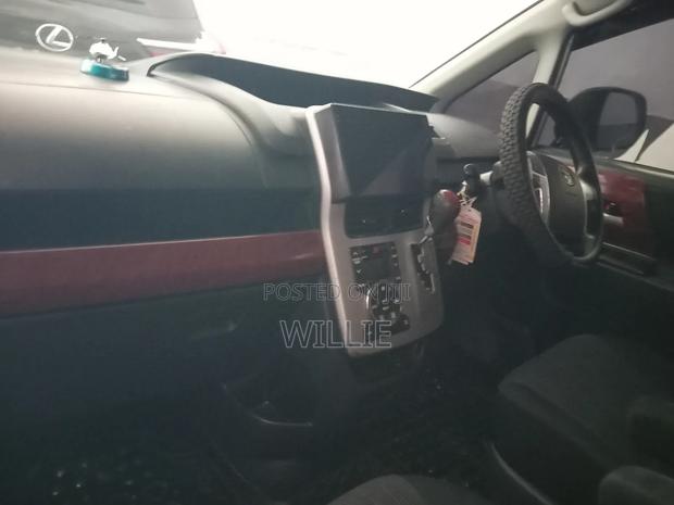 Toyota Noah 2014 White
