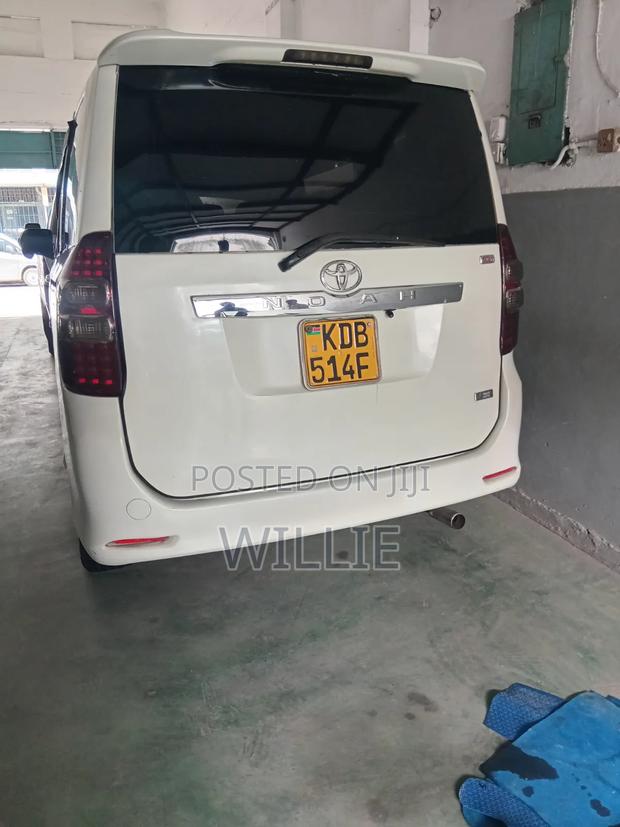 Toyota Noah 2014 White