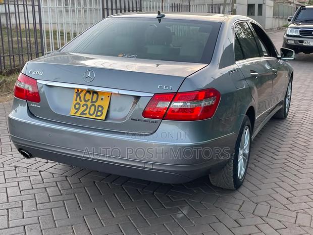 Mercedes-Benz E-Class 2010