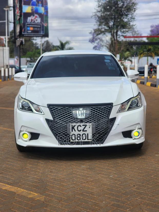 Toyota Crown 2013 Pearl