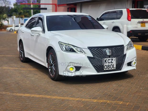 Toyota Crown 2013 Pearl