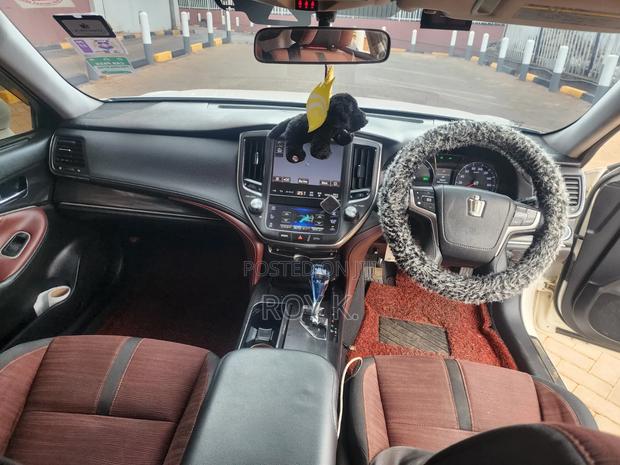Toyota Crown 2013 Pearl