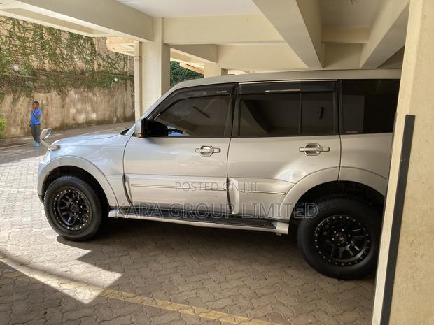 Mitsubishi Pajero 2007 Silver