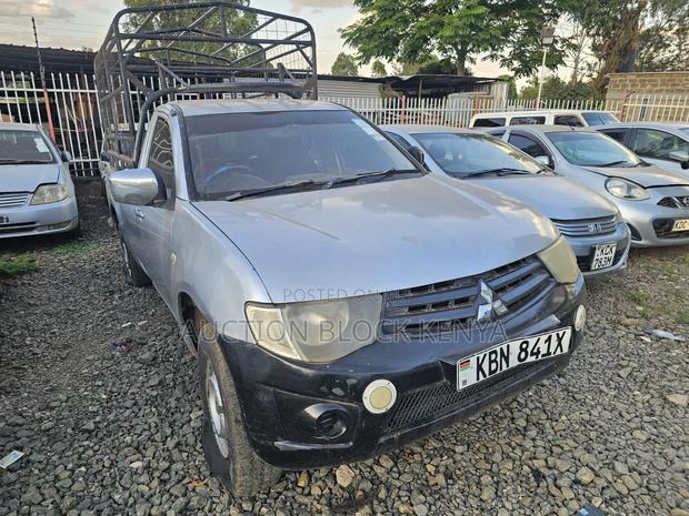 Mitsubishi L200 Single Cab 2.5 TD 2011 Silver