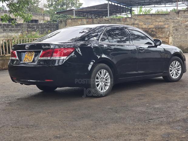 Toyota Crown 2015 Black