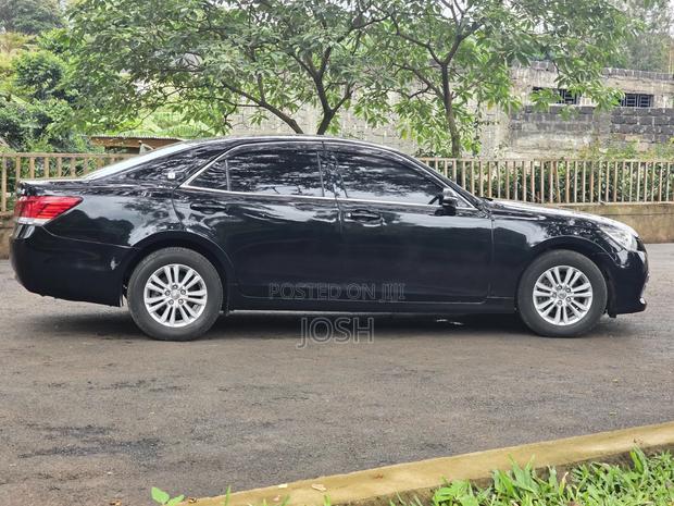 Toyota Crown 2015 Black