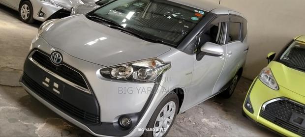 Toyota Sienta 1.5 FWD (6-seater) 2018 Silver