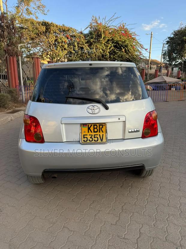 Toyota IST 2006 Silver