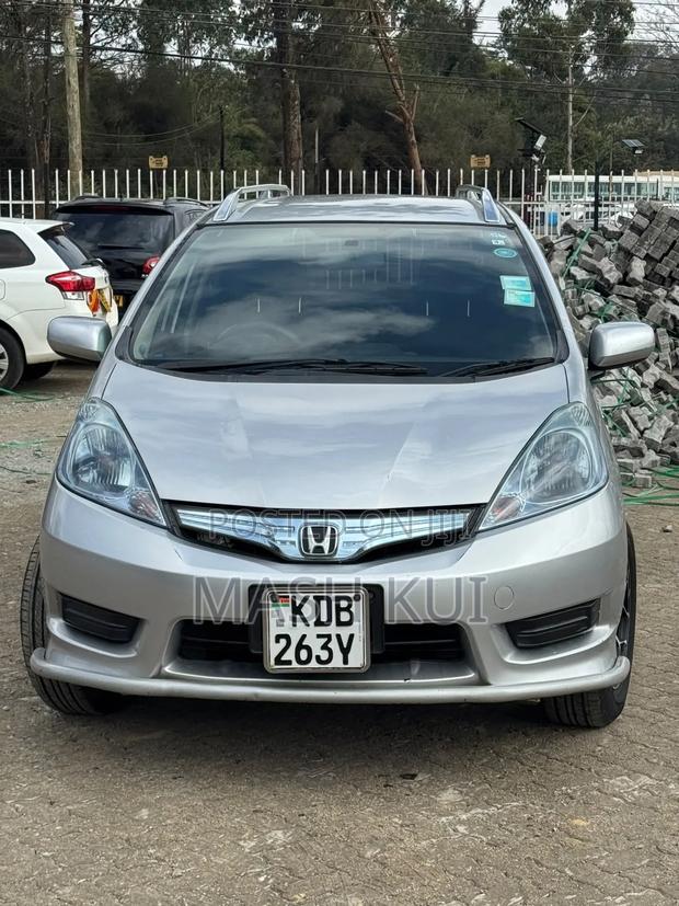 Honda Fit Shuttle 2014 Silver