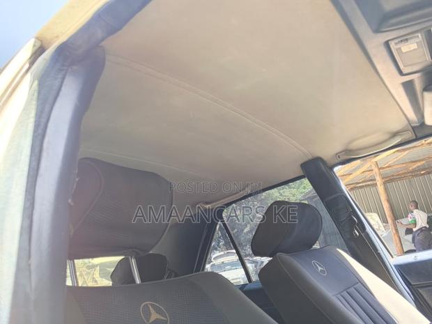 Mercedes-Benz 200 1987 White