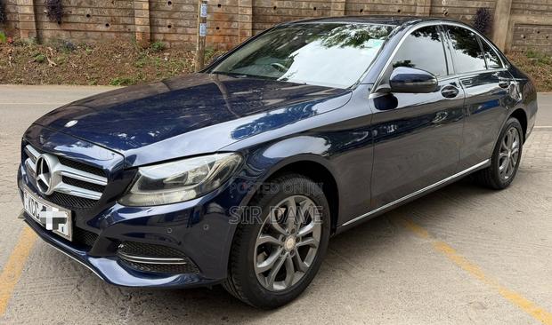 Mercedes-Benz C200 2014 Blue