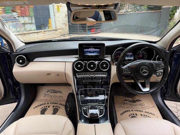 Mercedes-Benz C200 2014 Blue