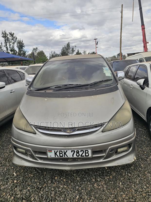 Toyota Estima 2004 Gray