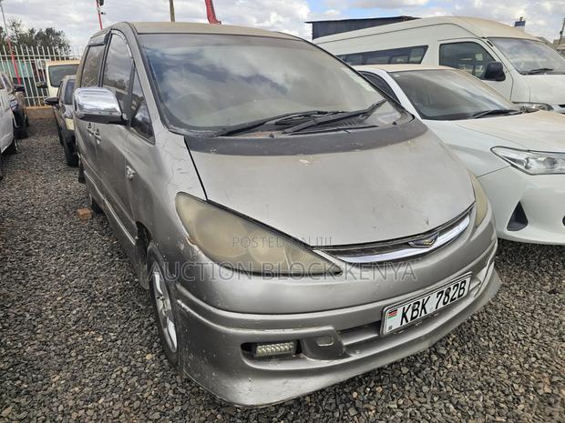 Toyota Estima 2004 Gray