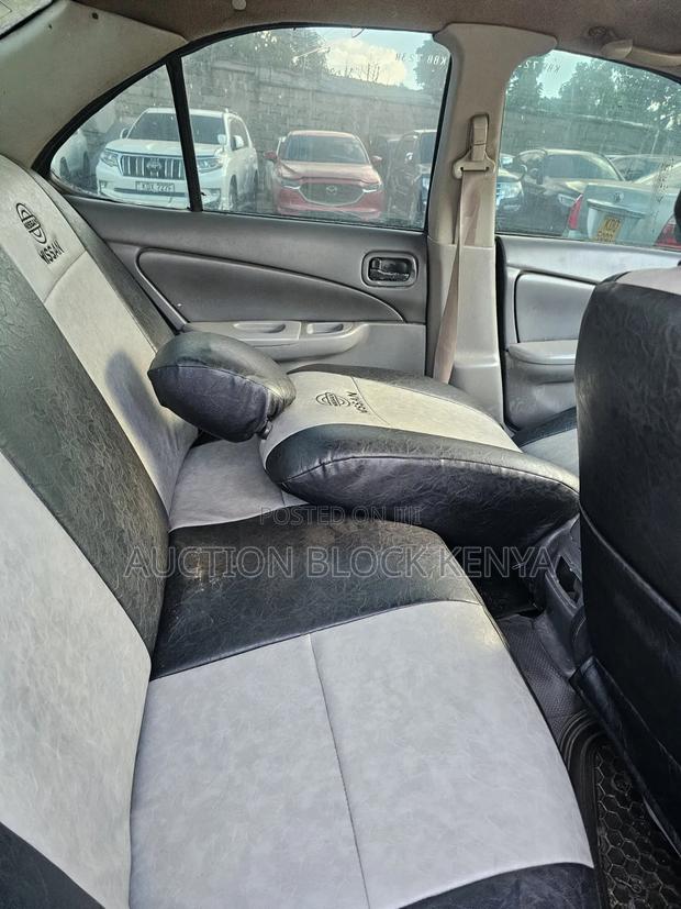 Nissan Sunny 2002 White
