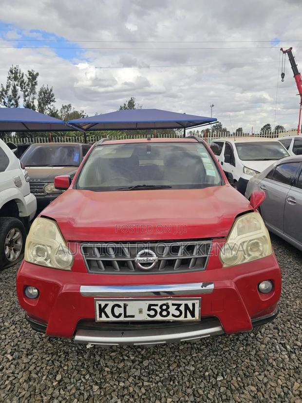 Nissan X-Trail 2010 Red