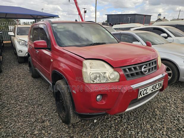 Nissan X-Trail 2010 Red