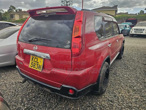 Nissan X-Trail 2010 Red