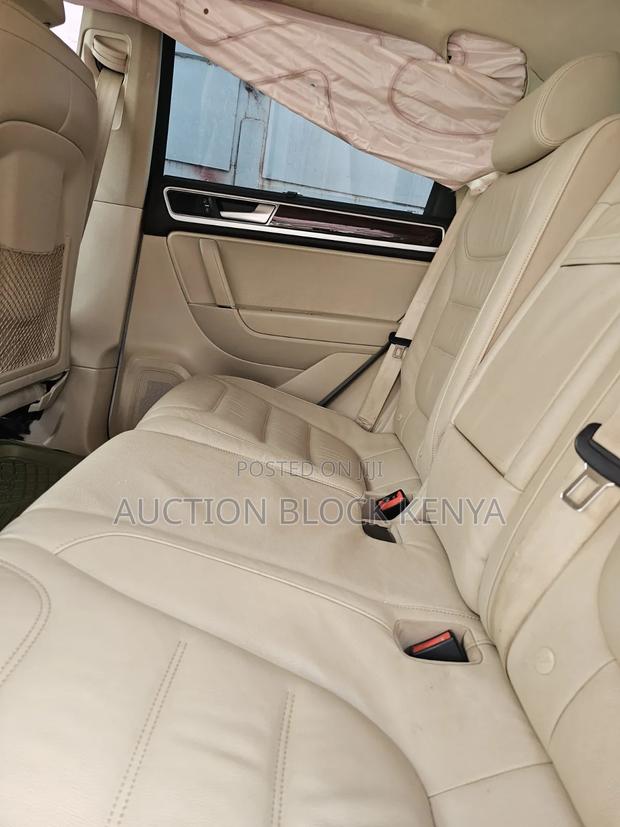 Volkswagen Touareg 2016 White