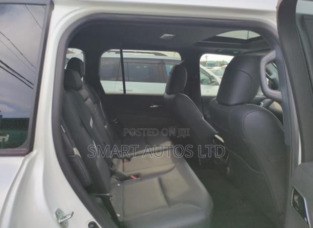 New Toyota Land Cruiser LC300 2022 Pearl