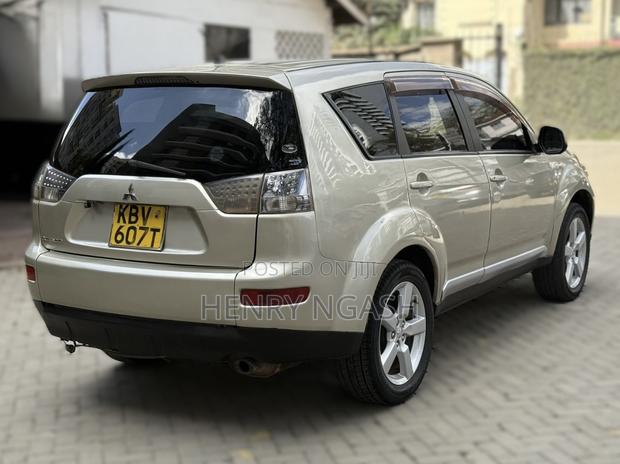 Mitsubishi Outlander 2006 Gold