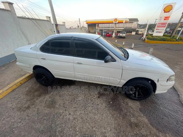 Nissan FB15 2001 White