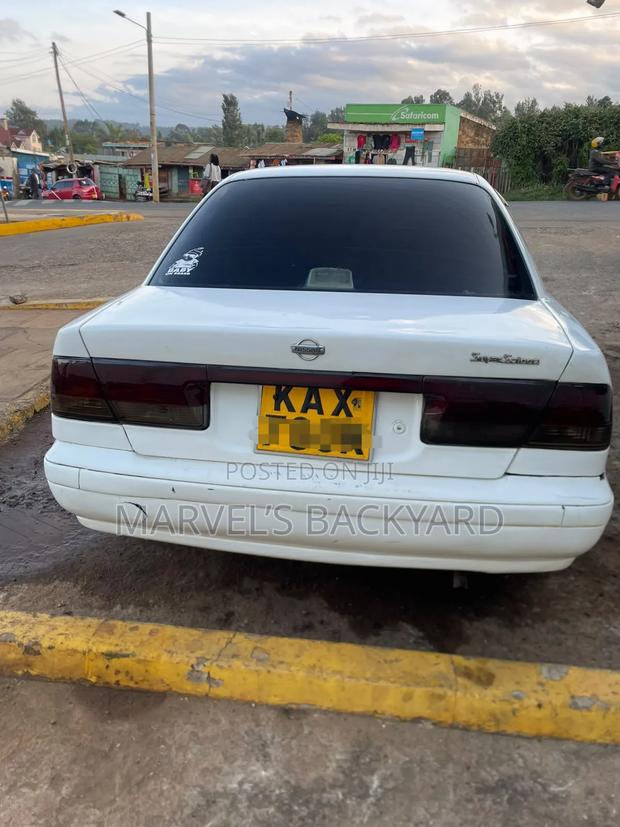 Nissan FB15 2001 White